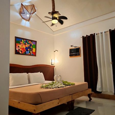 Cocoloco Beach Resort Manoc-Manoc Bagian luar foto