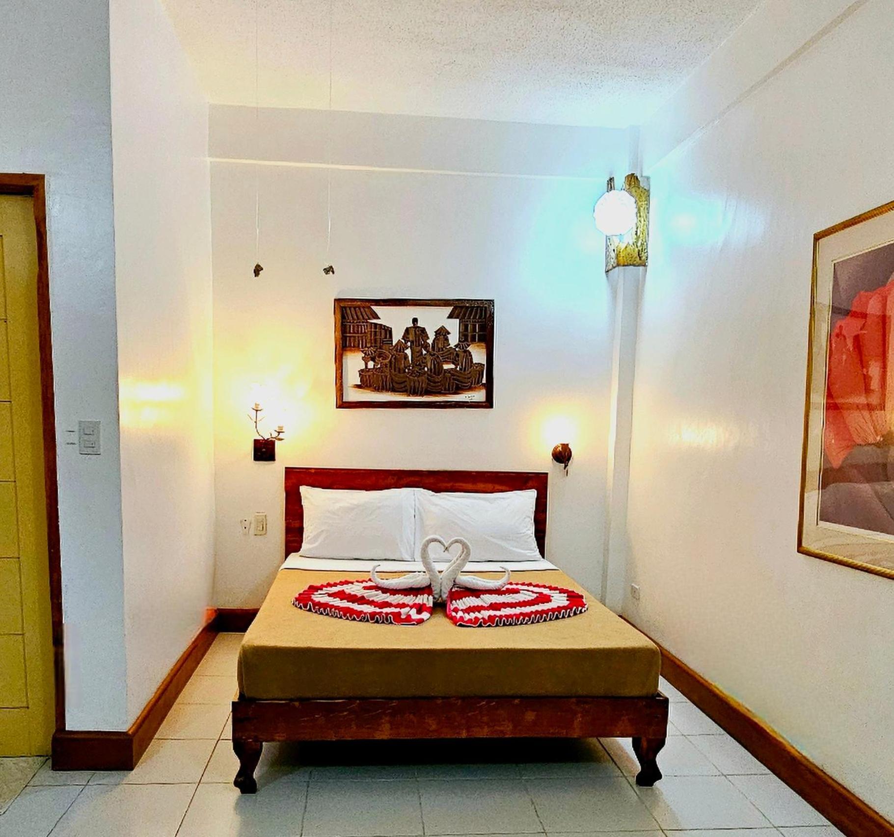 Cocoloco Beach Resort Manoc-Manoc Bagian luar foto