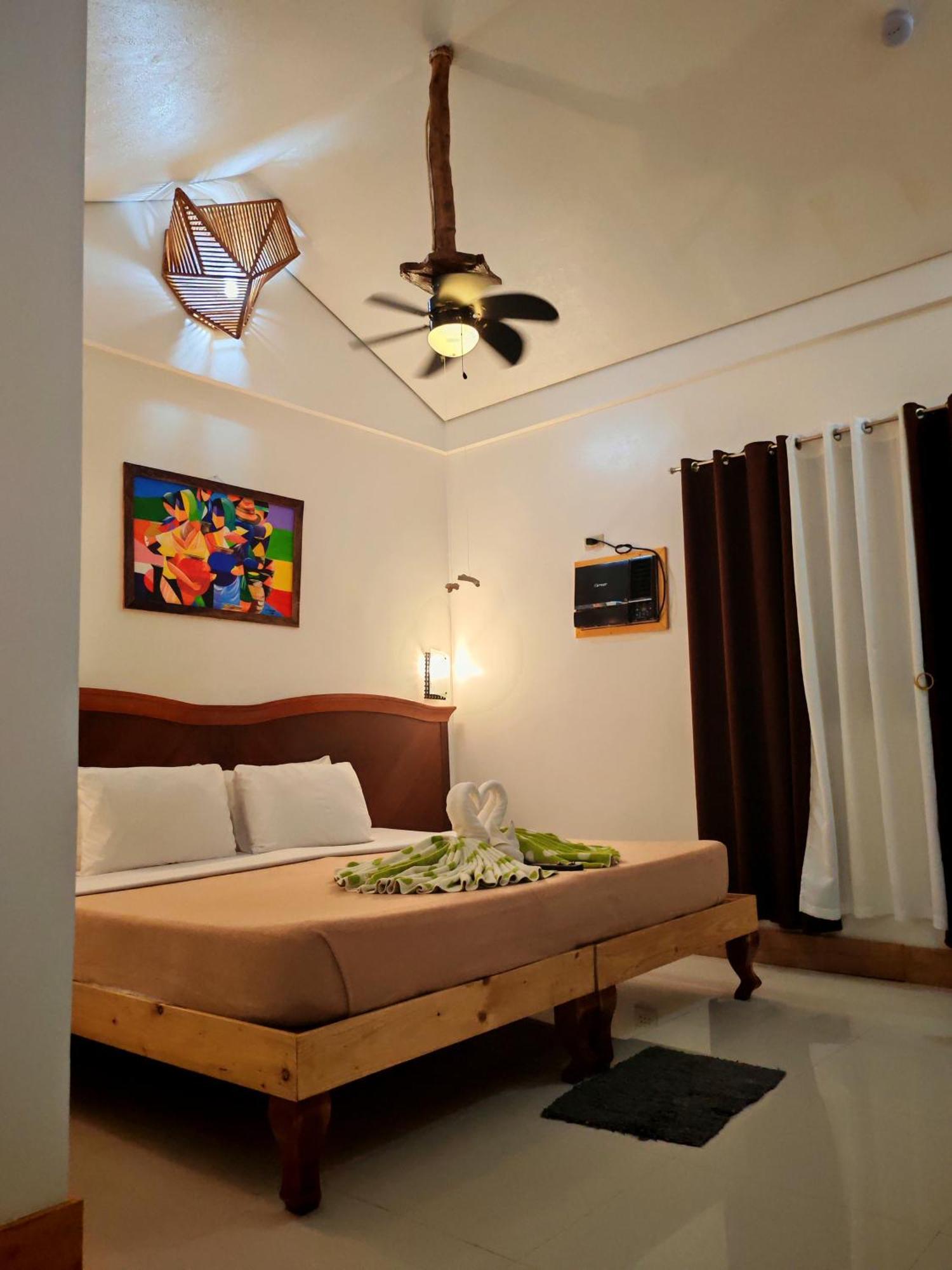 Cocoloco Beach Resort Manoc-Manoc Bagian luar foto