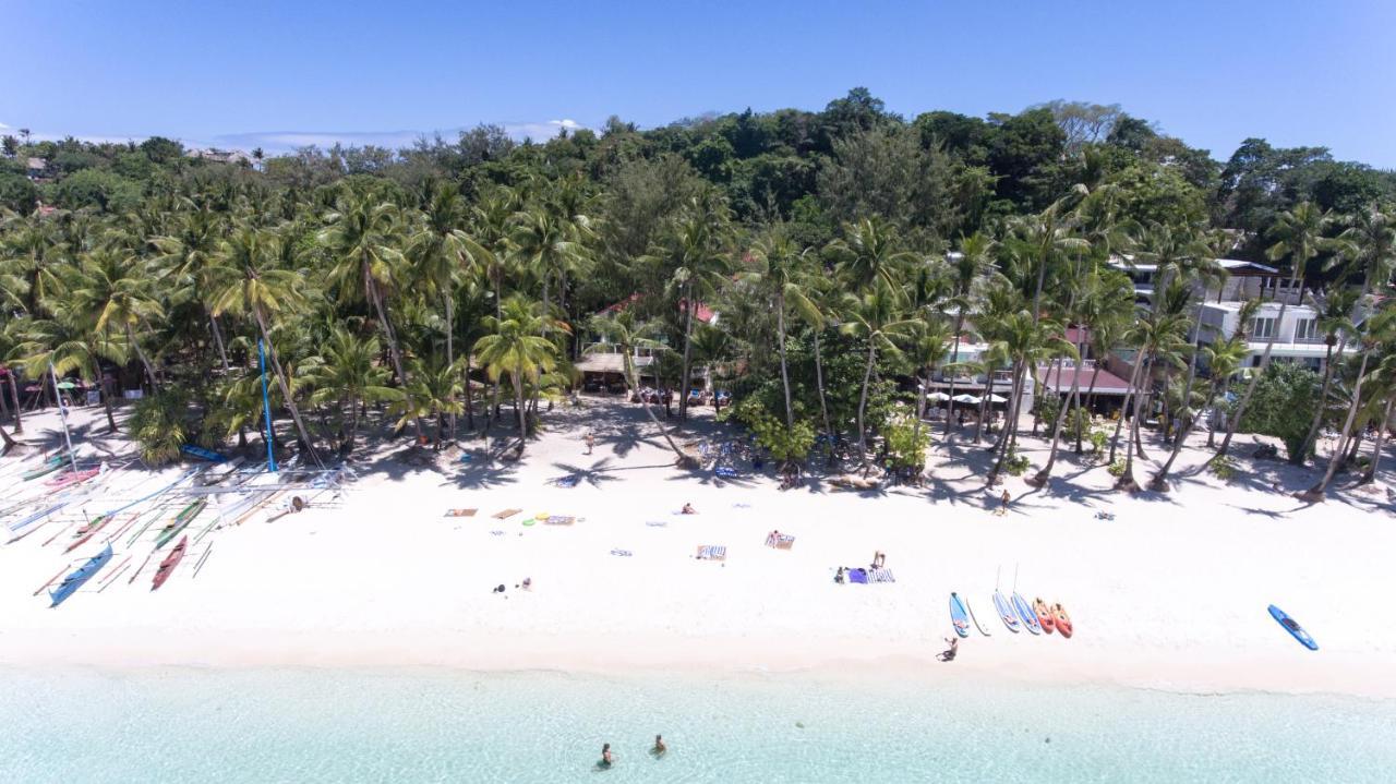Cocoloco Beach Resort Manoc-Manoc Bagian luar foto