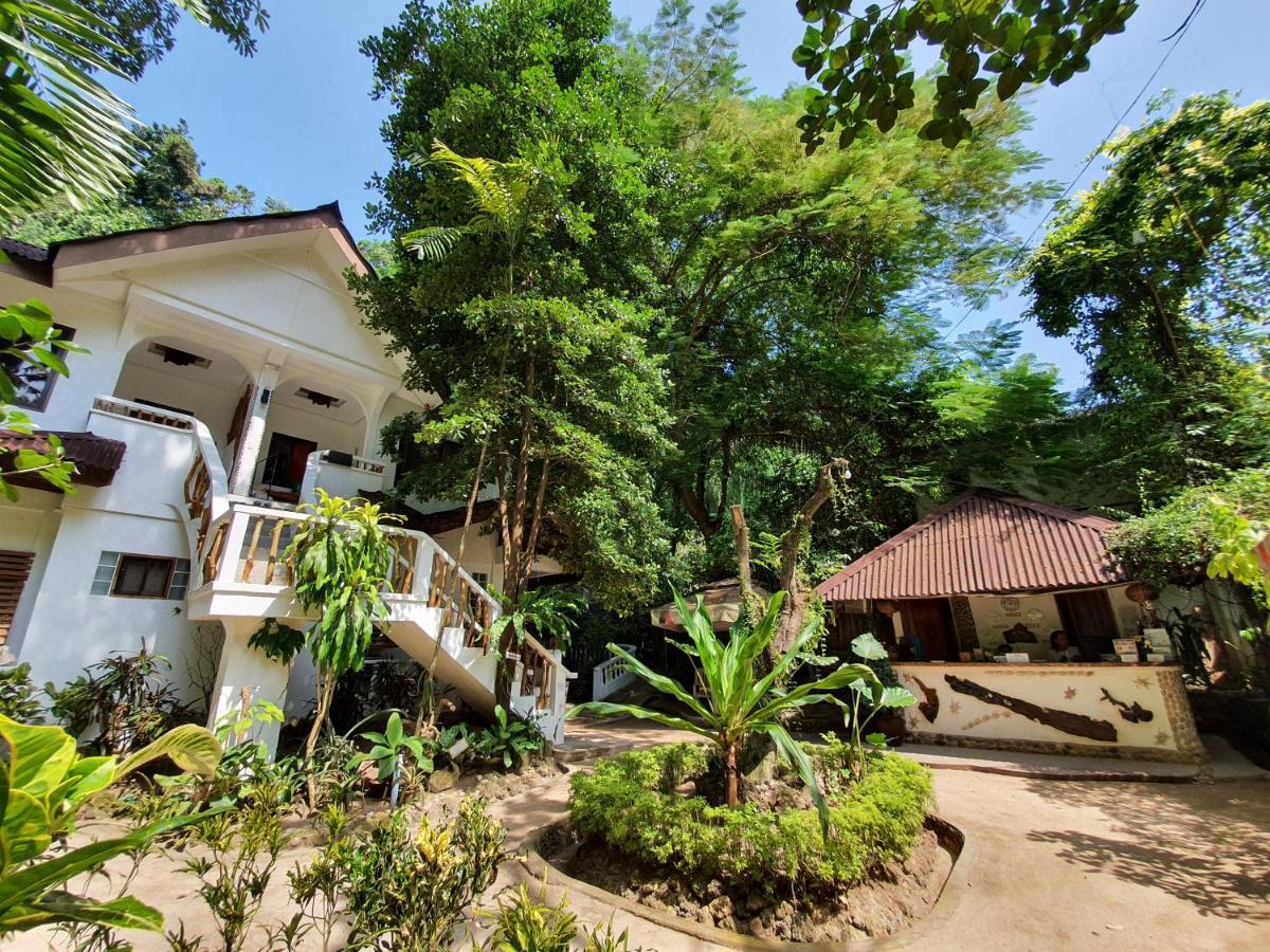 Cocoloco Beach Resort Manoc-Manoc Bagian luar foto