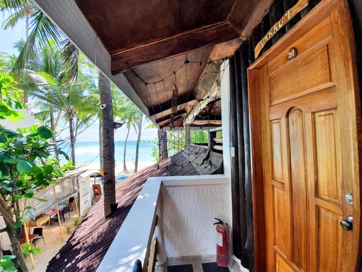 Cocoloco Beach Resort Manoc-Manoc Bagian luar foto
