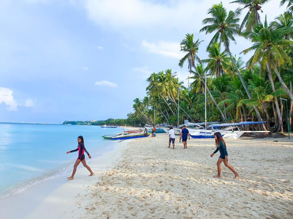 Cocoloco Beach Resort Manoc-Manoc Bagian luar foto