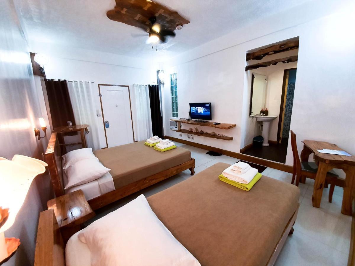 Cocoloco Beach Resort Manoc-Manoc Bagian luar foto