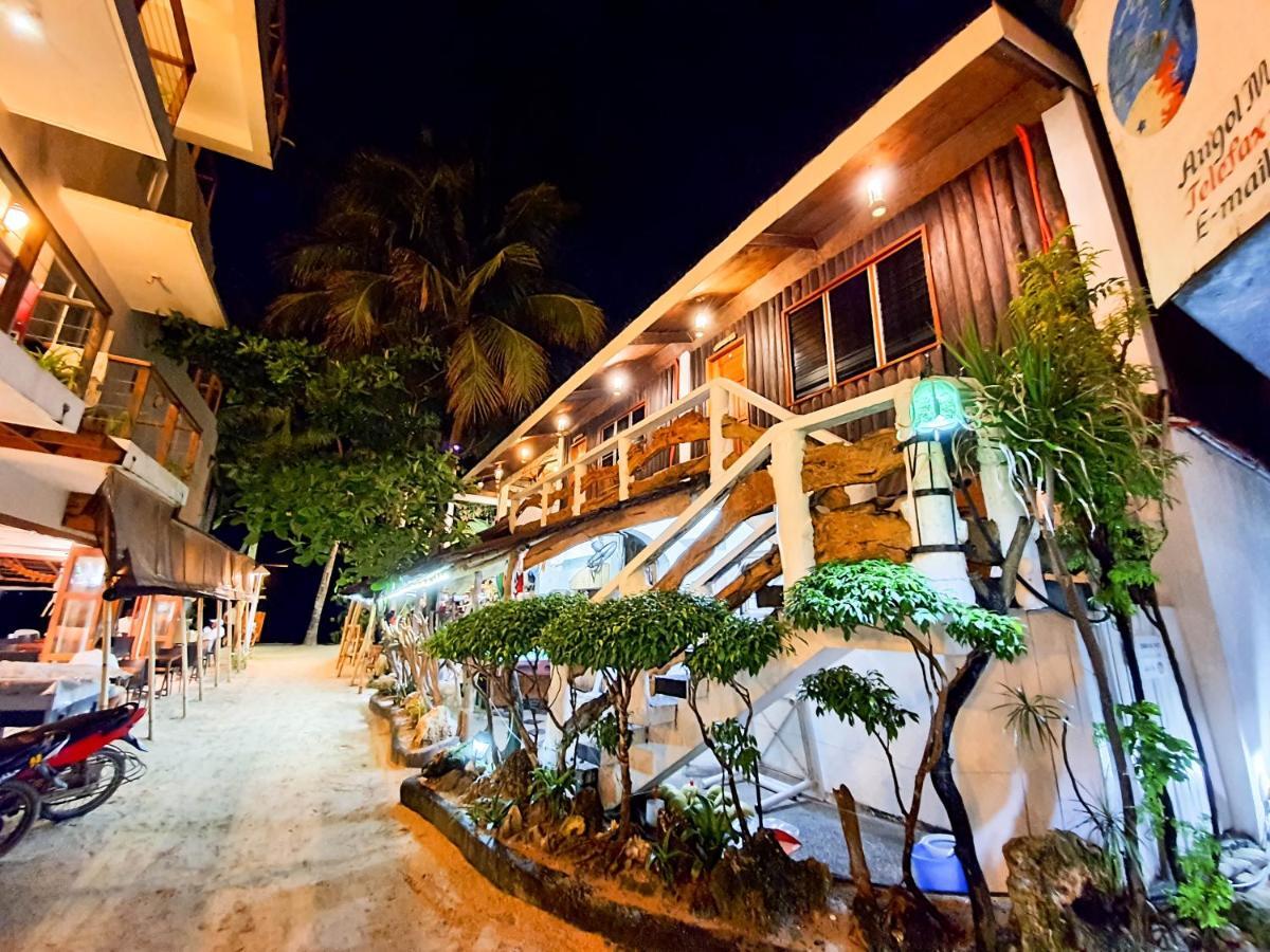 Cocoloco Beach Resort Manoc-Manoc Bagian luar foto